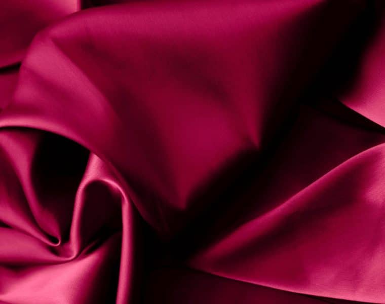 Une palette de vêtements bordeaux pour égayer votre dressing d'hiver.